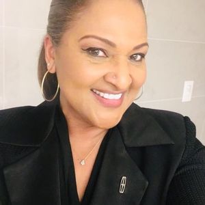 Meet your Posher, Dee